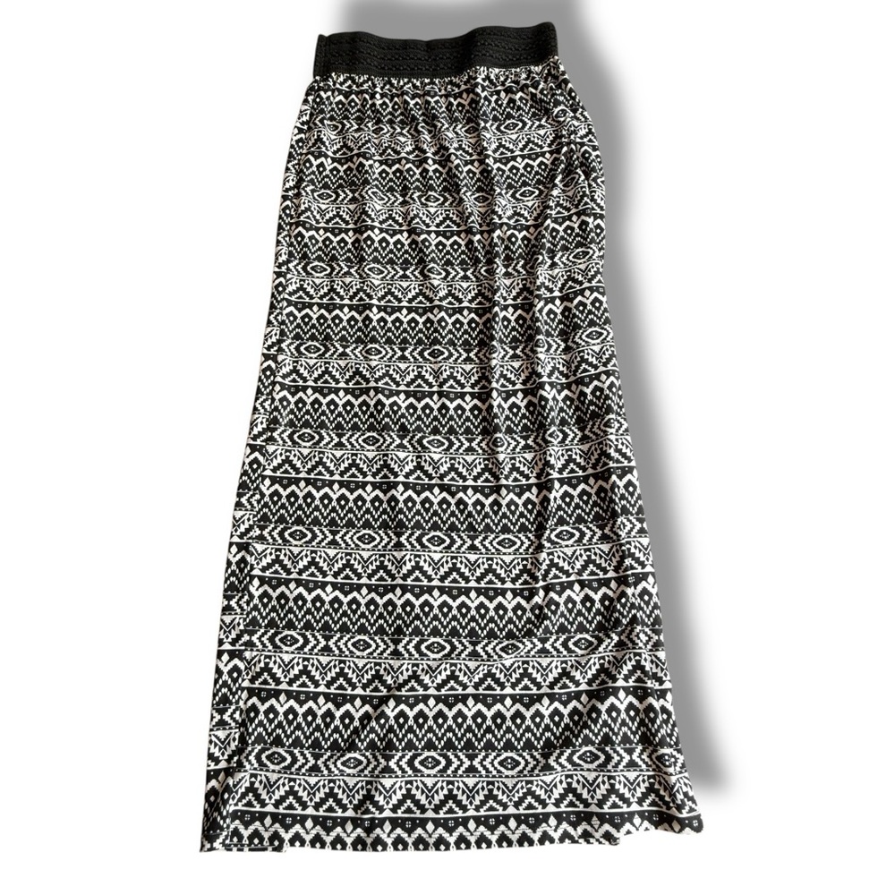 Y2K Black and White Aztec Patterned Split Panel/ Leg Maxi Skirt - Picture 3 of 8